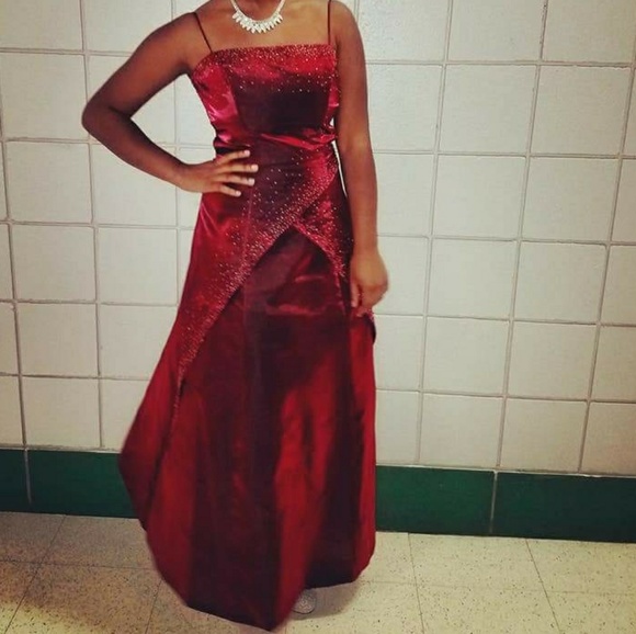 dress - Picture 2 of 2